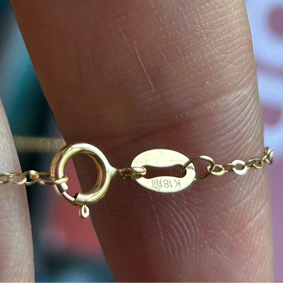 SALE‼️ 18 KARAT REAL GOLD H initial necklace 18 inches - Picture 6 of 10